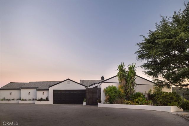 2890 Las Alturas Street, Los Angeles, CA 90068