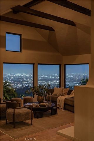 2890 Las Alturas Street, Los Angeles, CA 90068