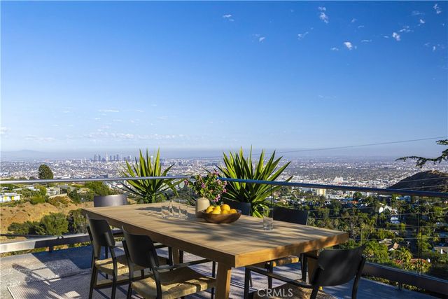 2890 Las Alturas Street, Los Angeles, CA 90068