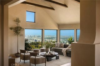 2890 Las Alturas Street, Los Angeles, CA 90068
