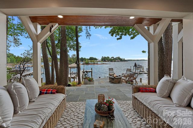 20931 Island Forest Drive, Cornelius, NC 28031