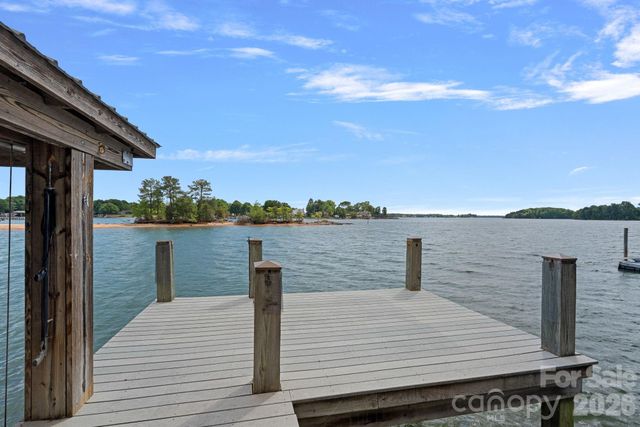 20931 Island Forest Drive, Cornelius, NC 28031