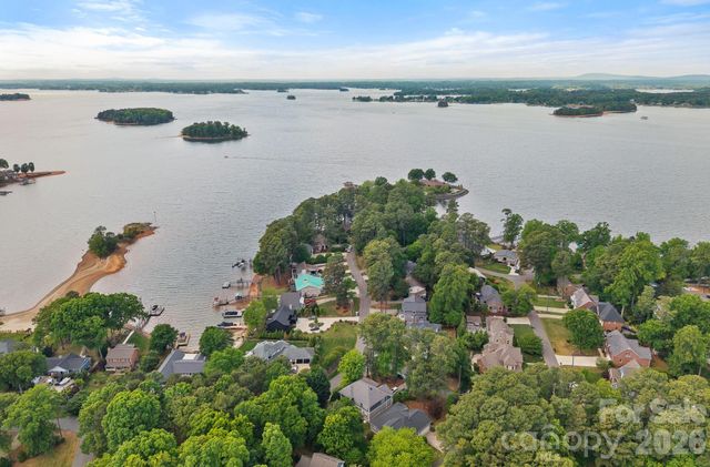 20931 Island Forest Drive, Cornelius, NC 28031