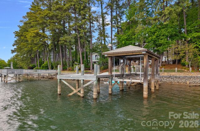 20931 Island Forest Drive, Cornelius, NC 28031