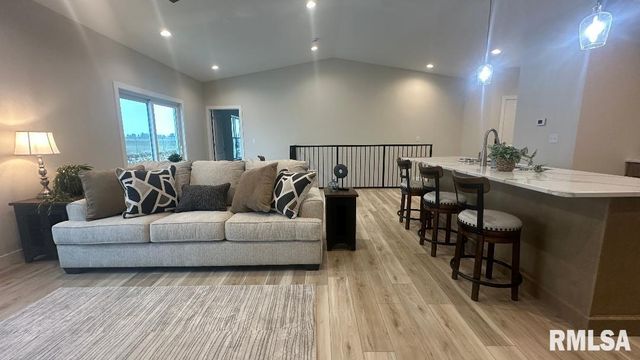 5031 CHESTNUT Street, Quincy, IL 62305