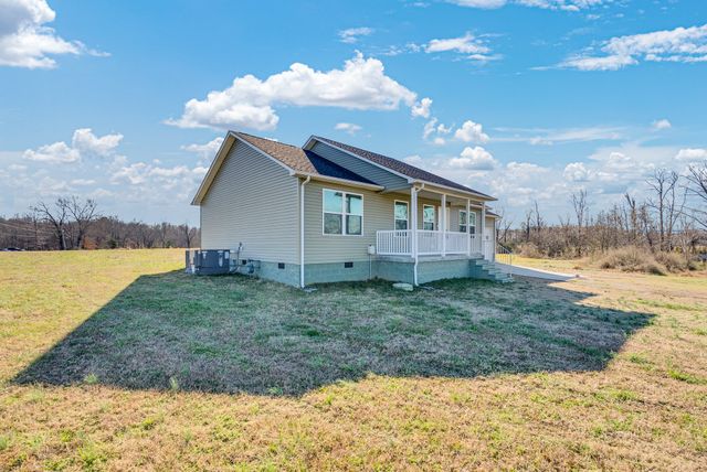128 Fiddlers Dr, Smithville, TN 37166