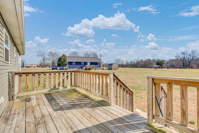 128 Fiddlers Dr, Smithville, TN 37166