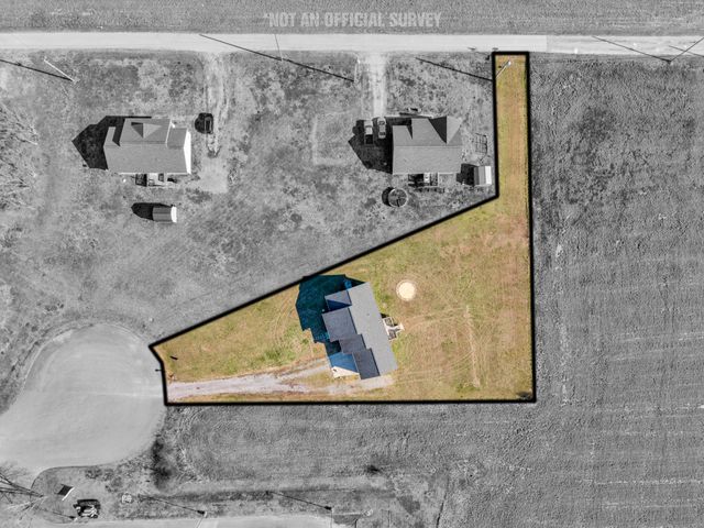 128 Fiddlers Dr, Smithville, TN 37166