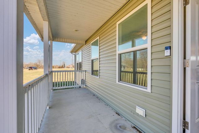 128 Fiddlers Dr, Smithville, TN 37166