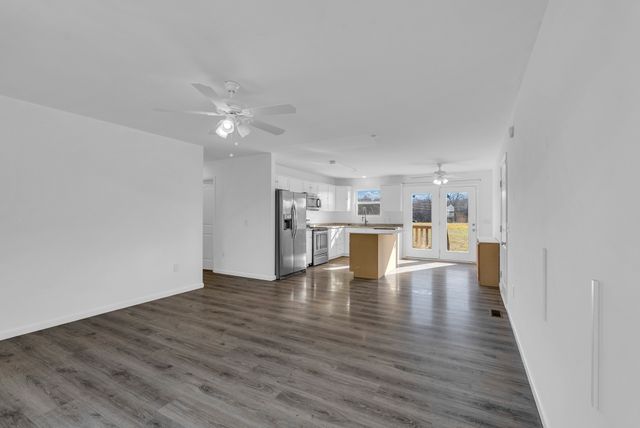 128 Fiddlers Dr, Smithville, TN 37166