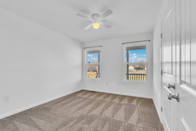 128 Fiddlers Dr, Smithville, TN 37166