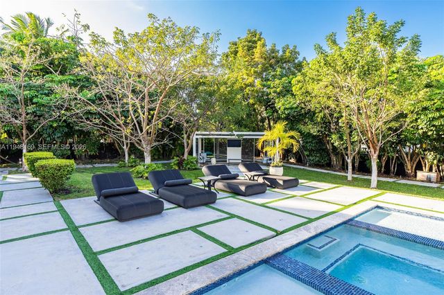 6175 SW 128th St, Pinecrest, FL 33156