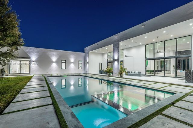 6175 SW 128th St, Pinecrest, FL 33156