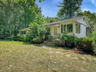 46 Bracewood Road, Waterbury, CT 06706