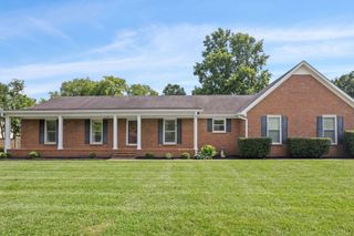 811 Banner Dr, Murfreesboro, TN 37129