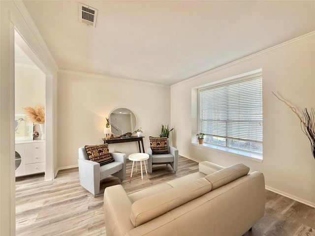 2 Twin Feather Place, The Woodlands, TX 77381