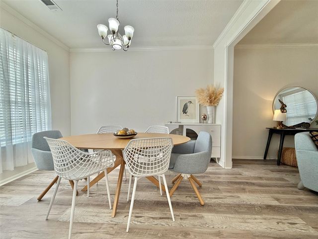 2 Twin Feather Place, The Woodlands, TX 77381