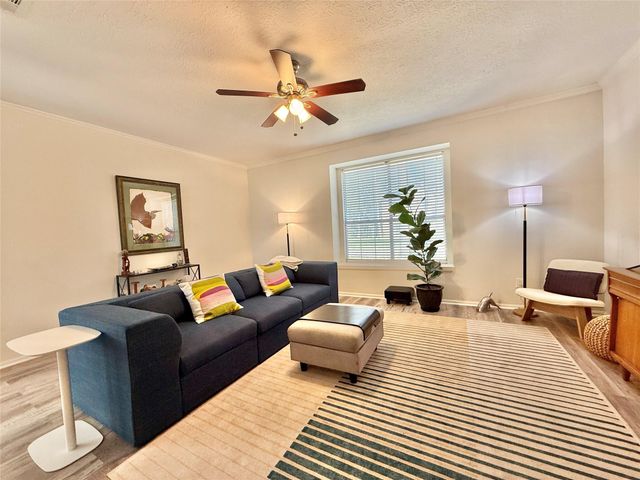 2 Twin Feather Place, The Woodlands, TX 77381