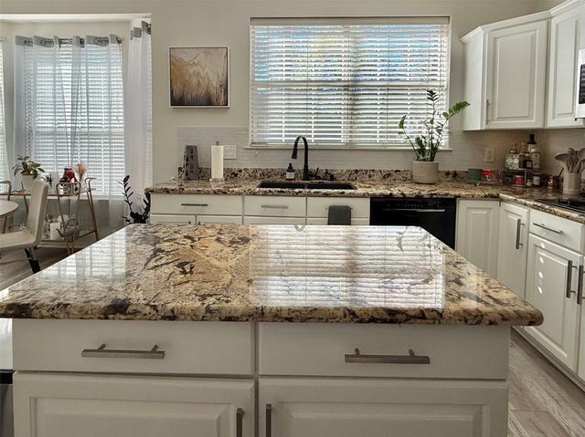 2 Twin Feather Place, The Woodlands, TX 77381