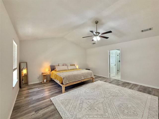 2 Twin Feather Place, The Woodlands, TX 77381