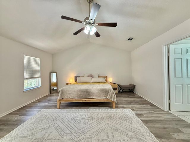 2 Twin Feather Place, The Woodlands, TX 77381