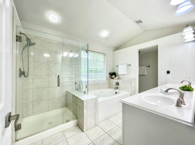 2 Twin Feather Place, The Woodlands, TX 77381