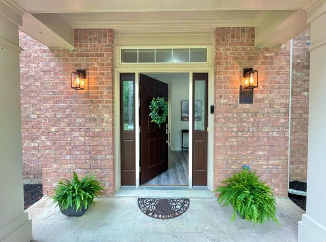 2 Twin Feather Place, The Woodlands, TX 77381