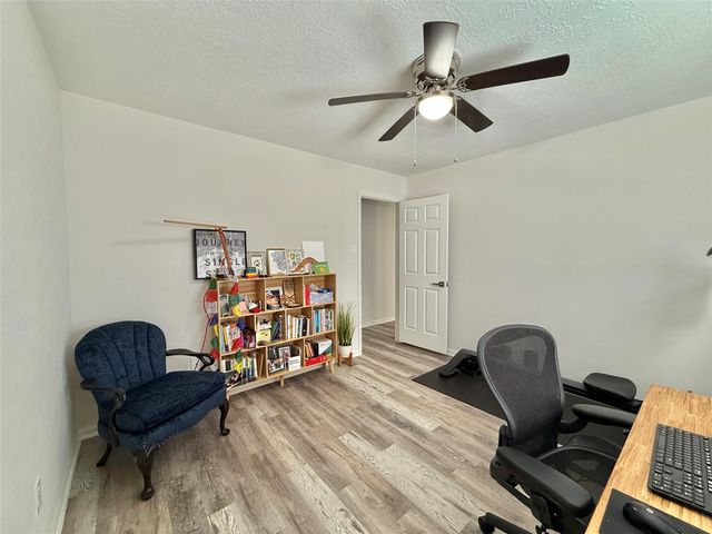 2 Twin Feather Place, The Woodlands, TX 77381