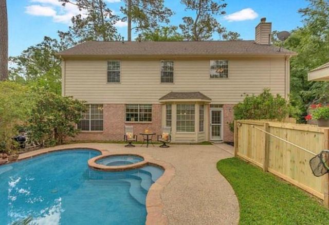 2 Twin Feather Place, The Woodlands, TX 77381