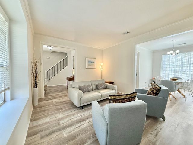 2 Twin Feather Place, The Woodlands, TX 77381