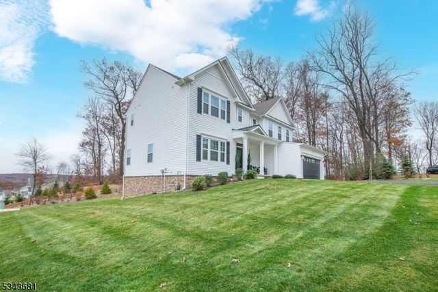 5 Zachary Dr, Roxbury Twp., NJ 07850