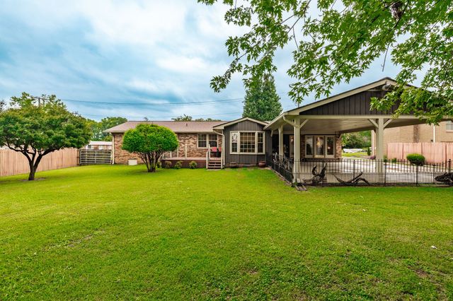 111 Paxton Dr, Hendersonville, TN 37075