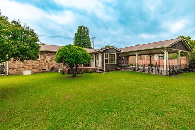 111 Paxton Dr, Hendersonville, TN 37075