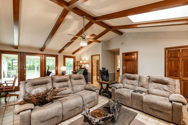 111 Paxton Dr, Hendersonville, TN 37075