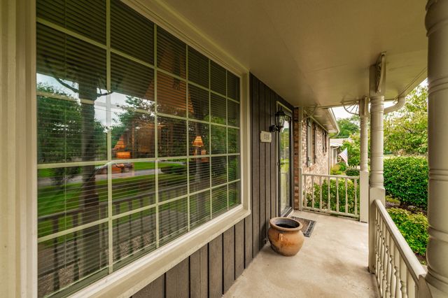111 Paxton Dr, Hendersonville, TN 37075