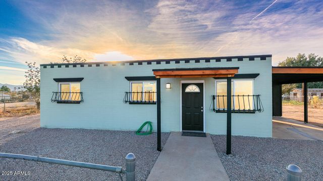 50644 N 1ST Street, Aguila, AZ 85320