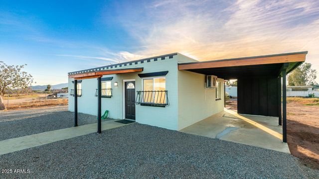 50644 N 1ST Street, Aguila, AZ 85320