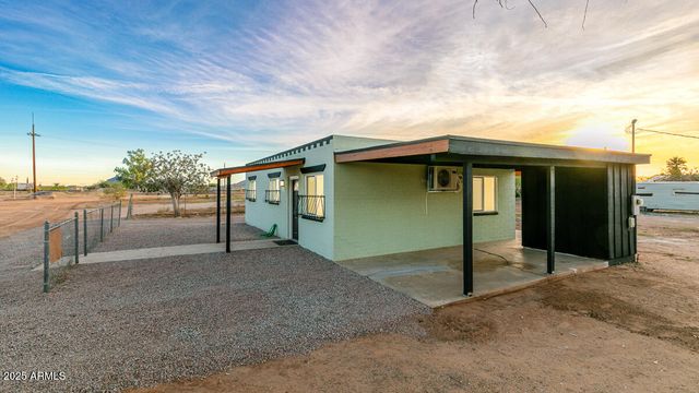 50644 N 1ST Street, Aguila, AZ 85320
