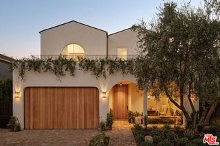 411 N Bowling Green Way, Los Angeles, CA 90049