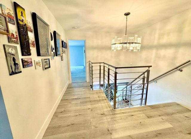 814 NE 25 64, Hallandale Beach, FL 33009