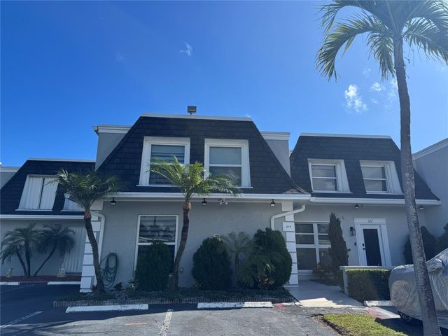 814 NE 25 64, Hallandale Beach, FL 33009