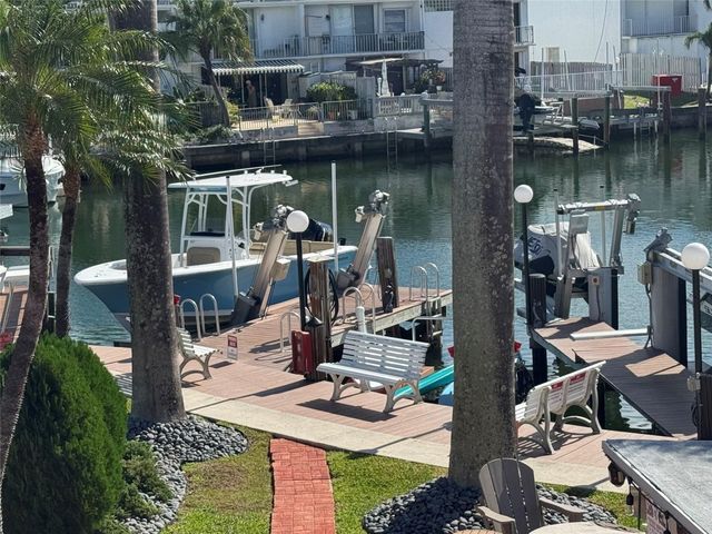 814 NE 25 64, Hallandale Beach, FL 33009