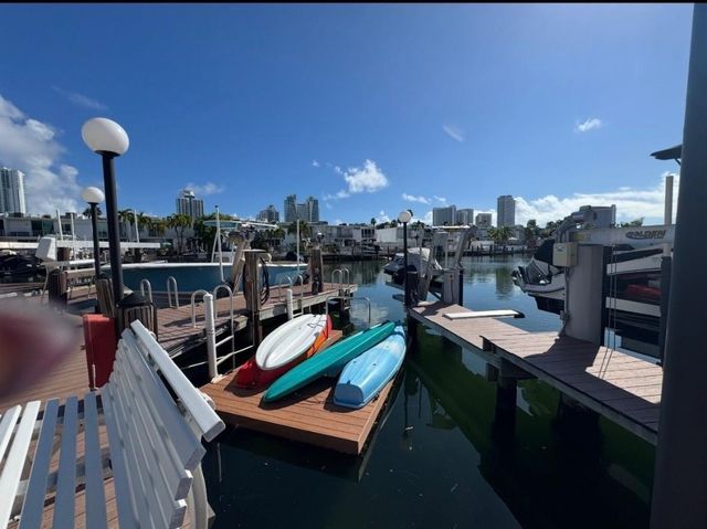 814 NE 25 64, Hallandale Beach, FL 33009