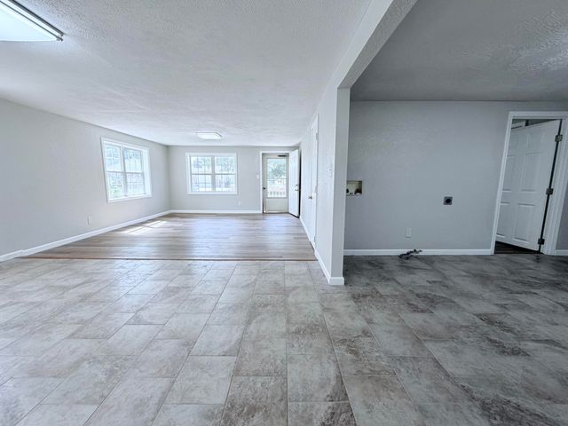 407 W Brown Street, Clever, MO 65631