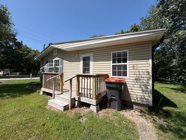 407 W Brown Street, Clever, MO 65631