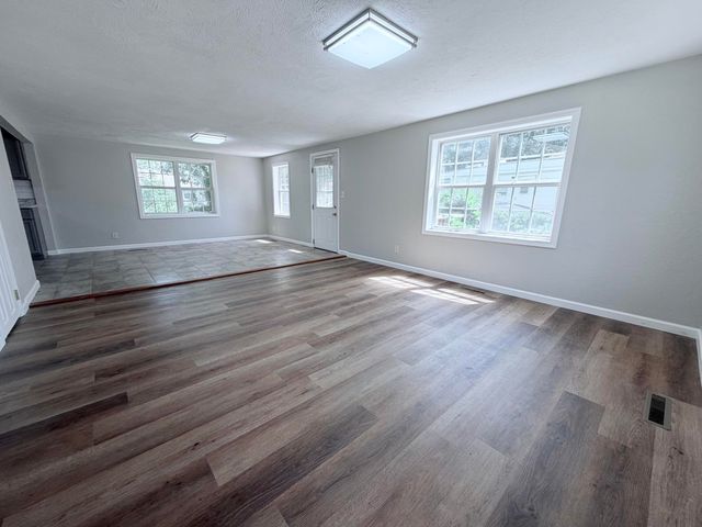 407 W Brown Street, Clever, MO 65631