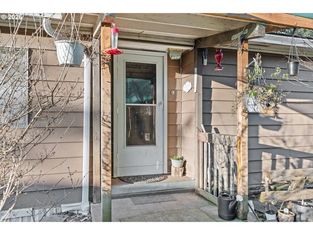 2409 IRELAND Rd, Winston, OR 97496