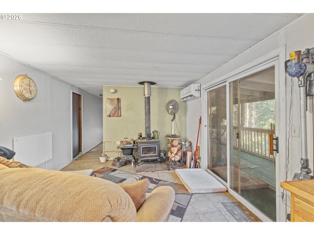 2409 IRELAND Rd, Winston, OR 97496