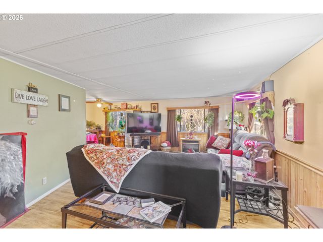 2409 IRELAND Rd, Winston, OR 97496