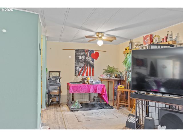 2409 IRELAND Rd, Winston, OR 97496